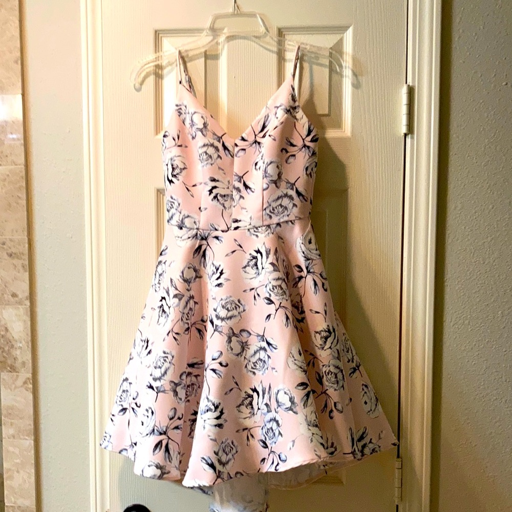 Women’s dress